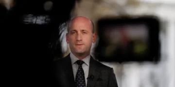 ​’Red flag’ raised that ‘Machiavellian’ Trump aide is building MAGA army to outlast Trump