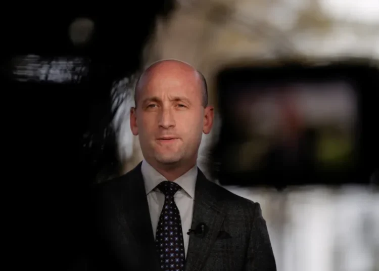 ​’Red flag’ raised that ‘Machiavellian’ Trump aide is building MAGA army to outlast Trump