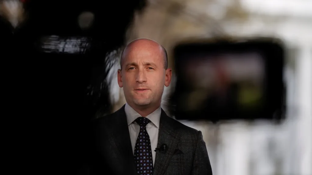 ​’Red flag’ raised that ‘Machiavellian’ Trump aide is building MAGA army to outlast Trump