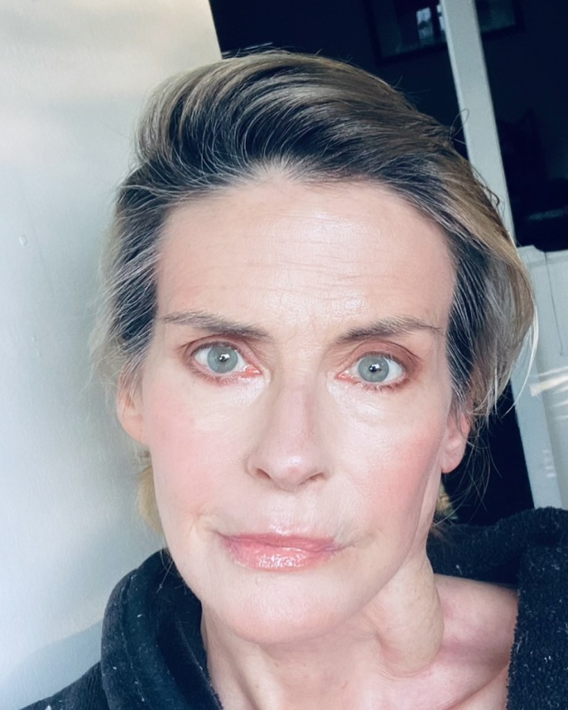 Annabel Schofield cancer-free selfie.