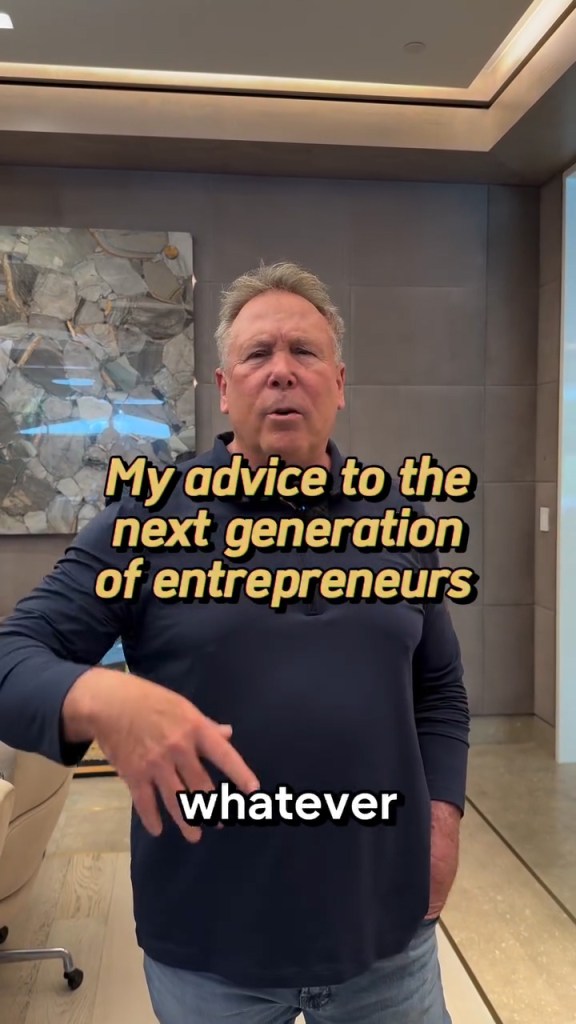 Stephen J. Cloobeck giving advice to entrepreneurs.