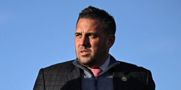 In Setback for G.O.P., Trump Appointee Will Not Run for Swing House Seat