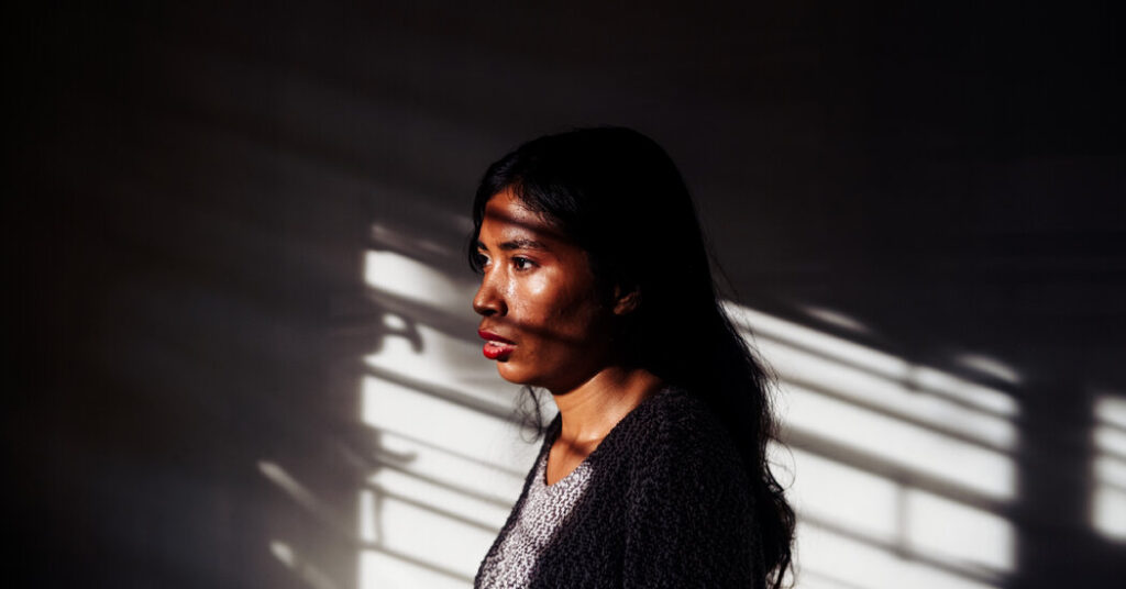 When El Salvador’s Prisoners Go Free, She’s There to Pick Them Up