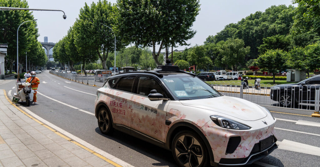 Robot Taxis Stop in Traffic in Chinese City, Stranding Travelers