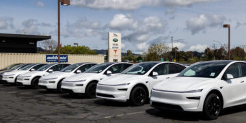 Tesla Sales Rise as $4-a-Gallon Gas Revives Interest in E.V.s