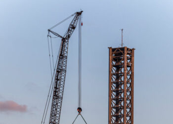 SpaceX Files to Go Public, Setting Stage for Huge I.P.O.