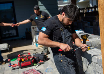 Blue-Collar Work Has Plateaued, Narrowing Options for Young Workers