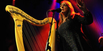 Moya Brennan, Whose Gaelic Pop Band Won Worldwide Fame, Dies at 73