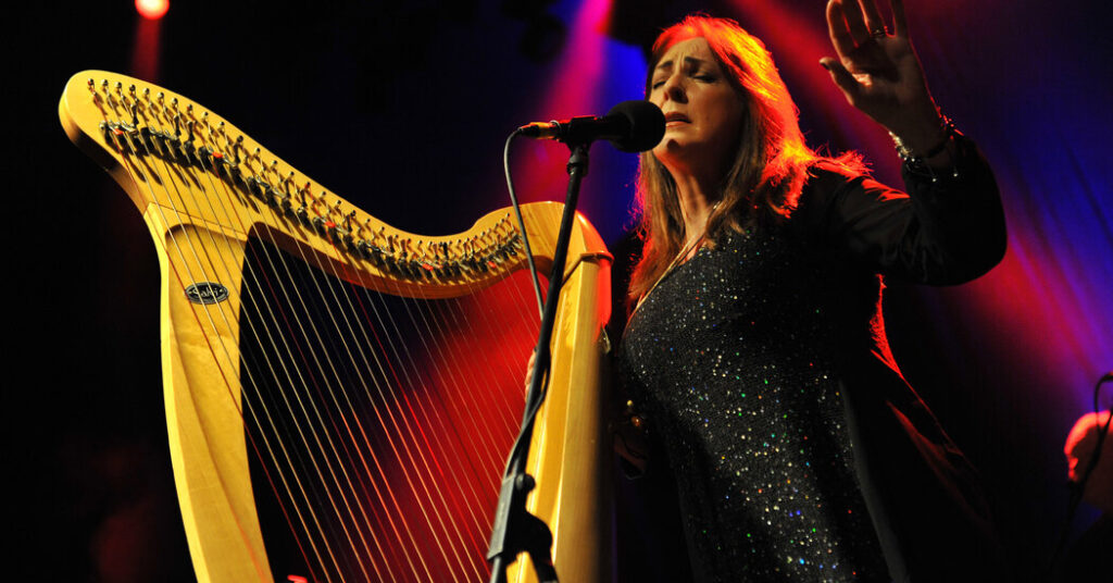 Moya Brennan, Whose Gaelic Pop Band Won Worldwide Fame, Dies at 73