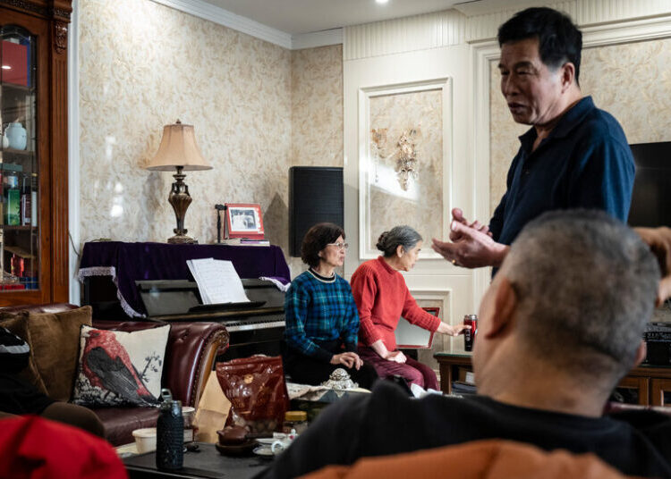 Inside a Fight by Homeowners for Control of Their Community in China