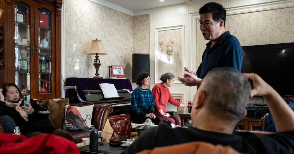 Inside a Fight by Homeowners for Control of Their Community in China