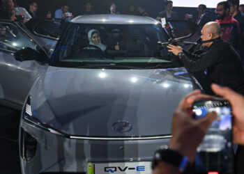 Aiming at China, Malaysia Puts New Restrictions on Electric Cars