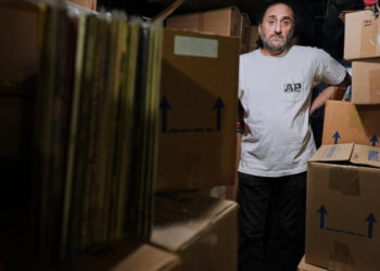 A Chicago Man’s 10,000 Concerts on Tape Are Becoming Digital History