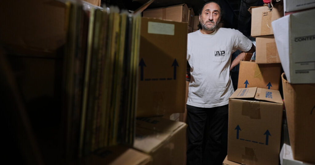 A Chicago Man’s 10,000 Concerts on Tape Are Becoming Digital History