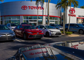 G.M. Reports Sharp Decline in Car Sales Amid War and High Prices