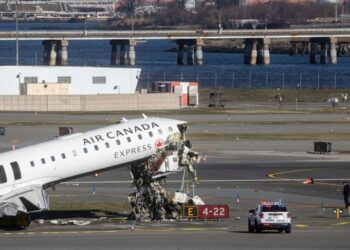 Investigators Said to Look at Whether LaGuardia Controller Stepped Away