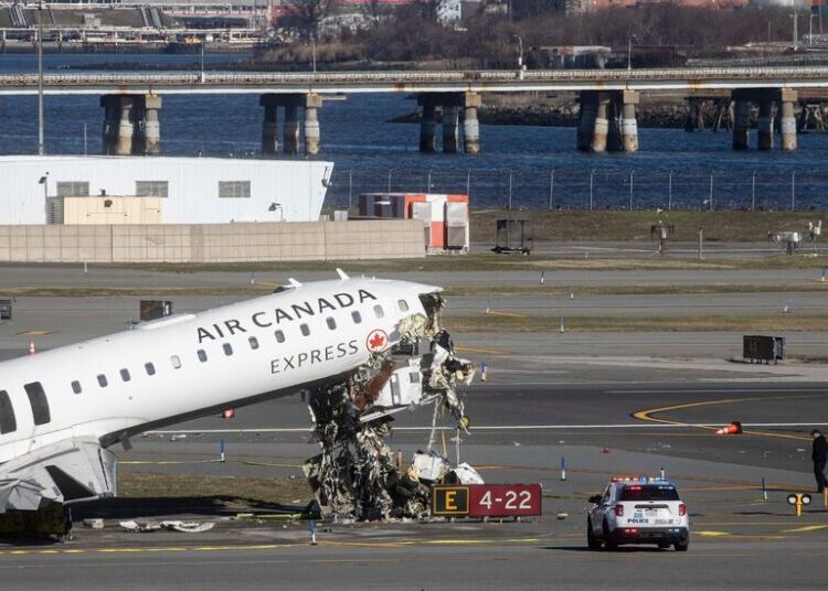 Investigators Said to Look at Whether LaGuardia Controller Stepped Away