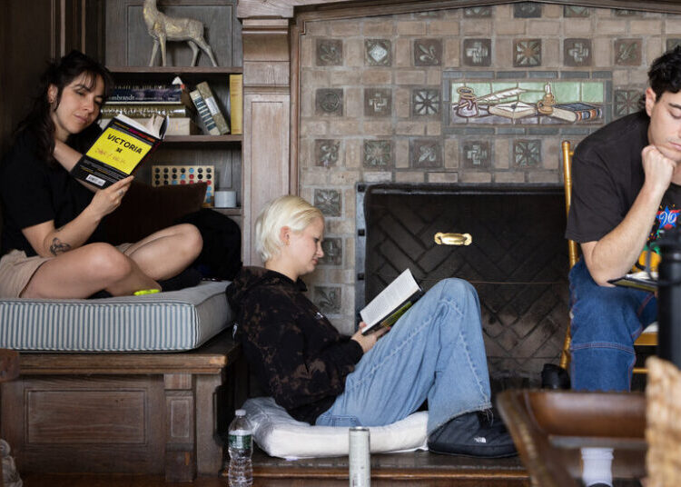 16 Strangers, One 304-Page Novel and a Weekend of Reading Aloud