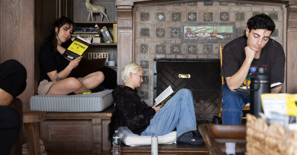 16 Strangers, One 304-Page Novel and a Weekend of Reading Aloud