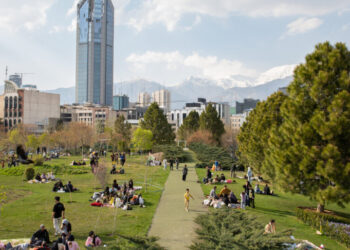 Iranians Seek Respite in Nature Amid the War