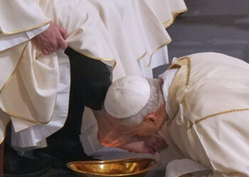 In a Holy Thursday Ritual, Pope Leo Returns to Tradition