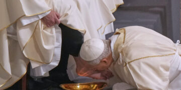 In a Holy Thursday Ritual, Pope Leo Returns to Tradition