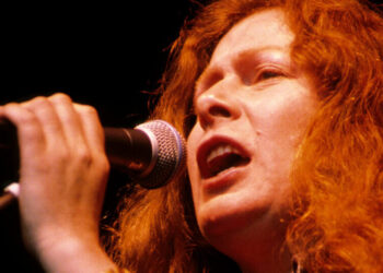 Dolores Keane, Singer Known as the ‘Soul of Ireland,’ Dies at 72