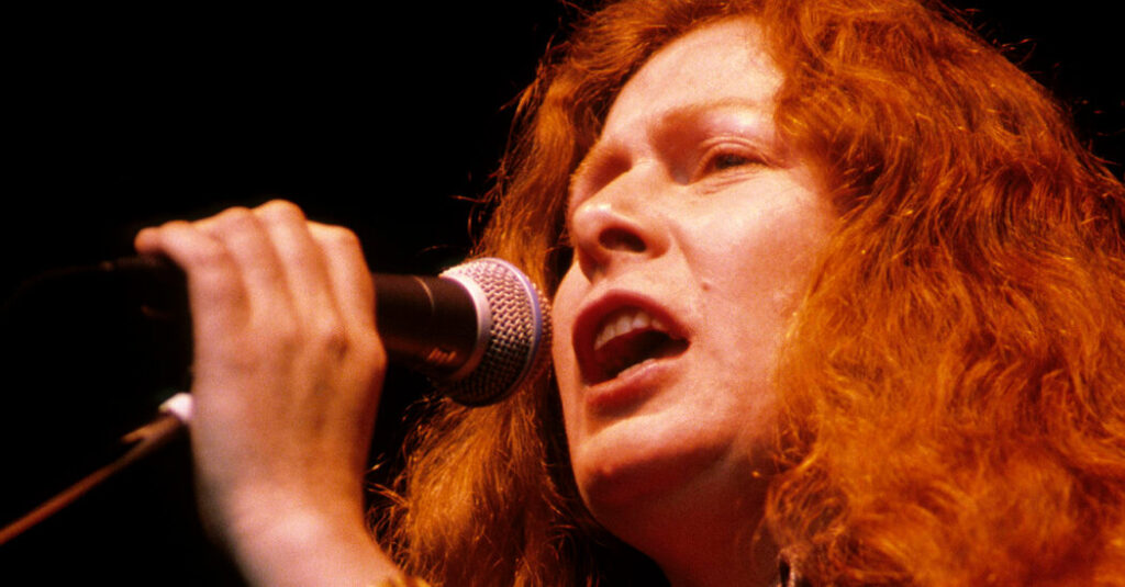 Dolores Keane, Singer Known as the ‘Soul of Ireland,’ Dies at 72