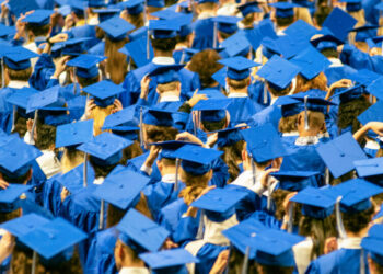 What Should I Wear to a College Graduation?