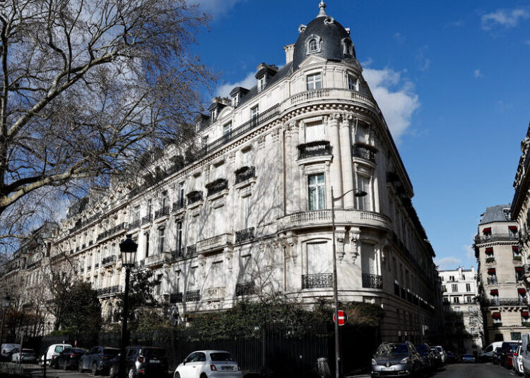 Epstein in Paris: How a Sex Offender Hustled for Access to France’s Elite