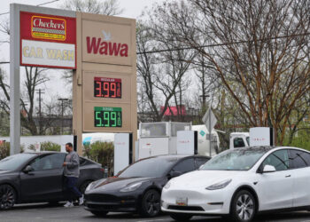 ‘Twelve Dollars for Two Gallons’: E.V.s Lure Drivers as Gas Prices Rise