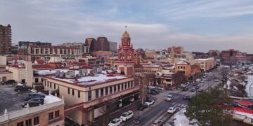 New Owner of Historic Shopping Plaza Pitches a $1.5 Billion Rescue Plan