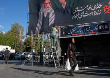 As Trump Deadline Looms, Iran and U.S. Mix Threats With Hints of Deal