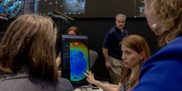 How to Follow NASA’s Artemis II Around the Far Side of the Moon