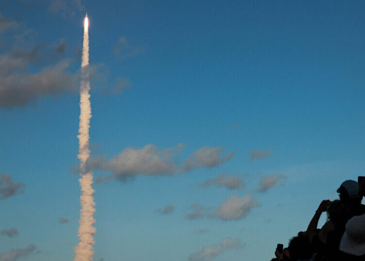 What’s the Point of Sending People Into Space? An Astronaut, Scientist and Journalist Debate.