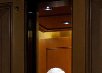 Some Republicans Vent Concern as Party Backs Trump’s Iran Threat