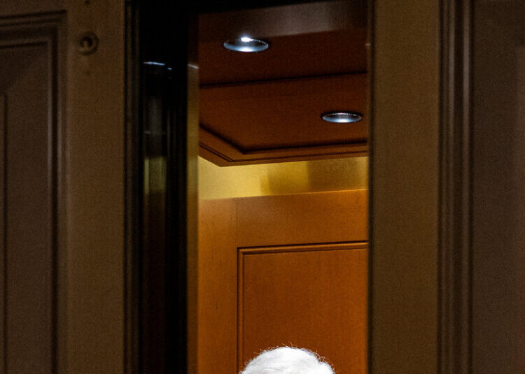 Some Republicans Vent Concern as Party Backs Trump’s Iran Threat