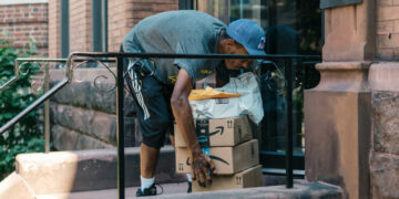 Amazon and U.S. Postal Service Reach New Deal on Deliveries After Year of Talks