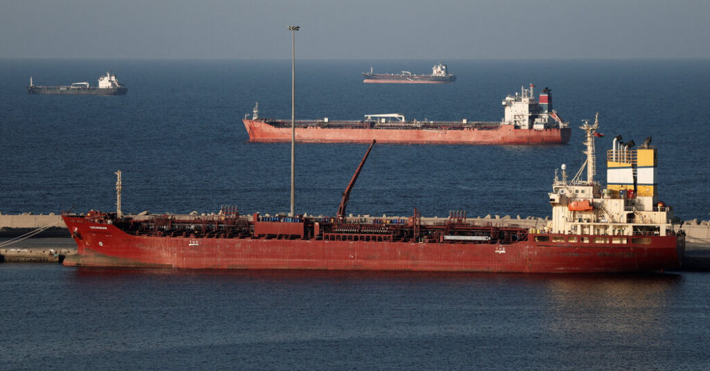 Oil Prices Fall, but Energy Firms Remain Frozen After U.S.-Iran Deal