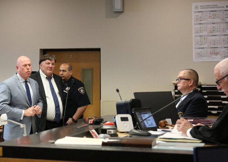 In 20 Minutes, Gilgo Beach Killer Admits to Murdering 8 Women