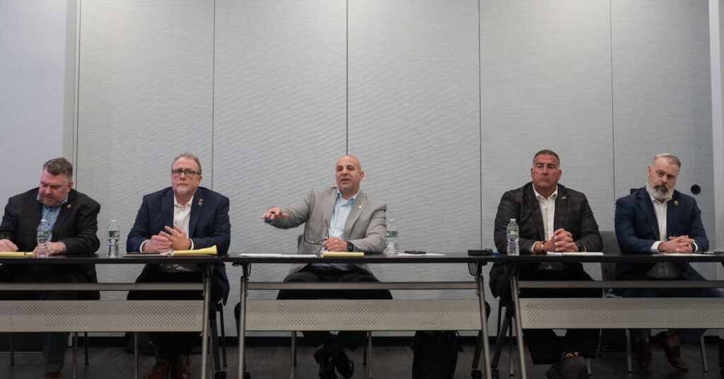 Long Island Rail Road Strike Looms, as M.T.A. and Unions Reach Impasse