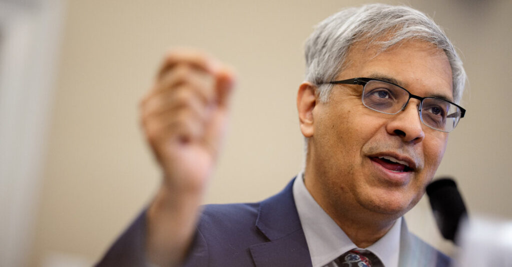 Top C.D.C. Official Delays Report on Covid Shot’s Effectiveness