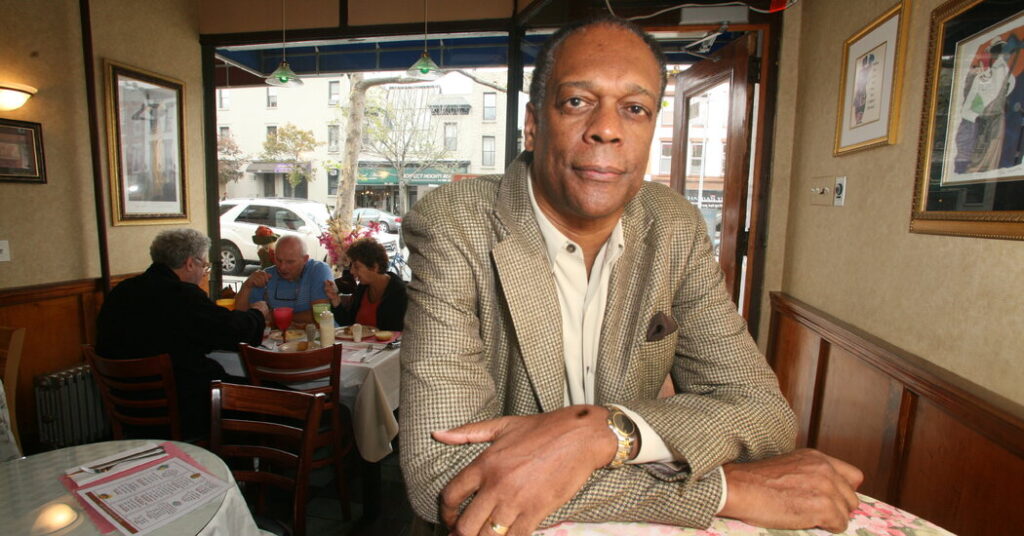 Bob Law, Trailblazing Talk-Radio Host, Dies at 86