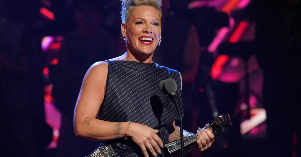 A Tony Awards Surprise: This Year’s Host Will Be Pink