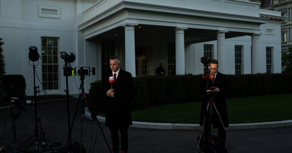 White House Warned Staff Not to Engage in Insider Trading Amid War With Iran