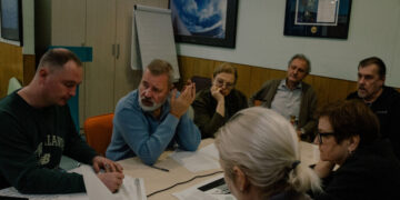 A Newspaper Is Raided and a Rights Group Outlawed Amid Kremlin Crackdown