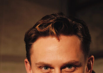 Billy Magnussen Has Mixed Feelings on Playing ‘Punchable’ Guys So Well