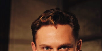 Billy Magnussen Has Mixed Feelings on Playing ‘Punchable’ Guys So Well