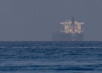 Navy Warships Cross Hormuz Strait for Mine-Clearing Work, U.S. Says