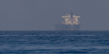 Navy Warships Cross Hormuz Strait for Mine-Clearing Work, U.S. Says